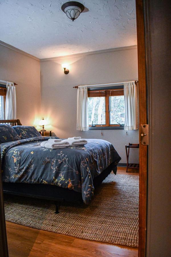 Brook Road Cabin Goshen Екстер'єр фото